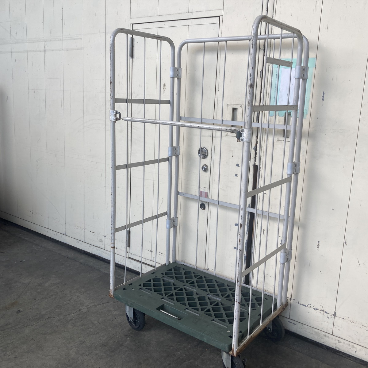 中古 カゴ台車 キャスター付 在庫3台 甲府市 カゴ車
