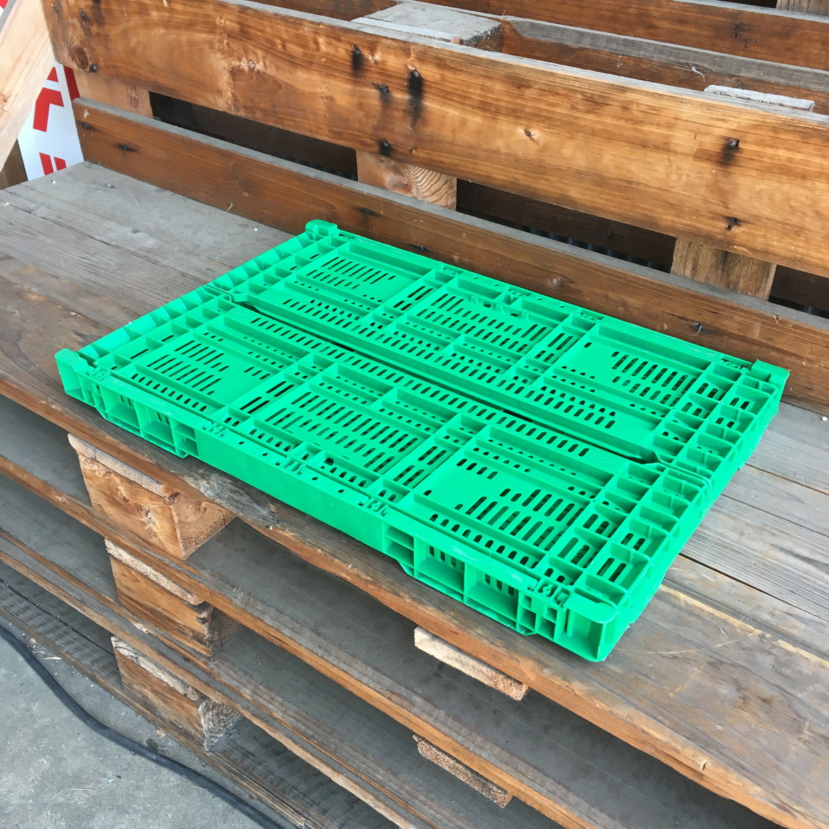 専用出品　 プラスチック製 コンテナ 　中古品　使用感あり　青　緑　色々 AAK220729-001 | コンテナ | 中古でマテハン - 物流機器の買取・販売No.1